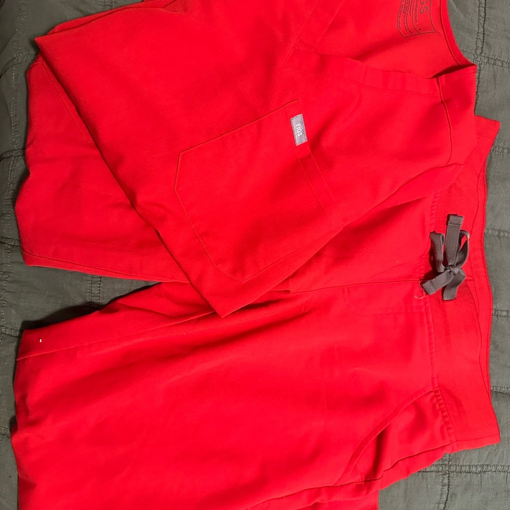 Figs red scrub set, Catarina top size small, Zamora joggers size small-petite